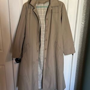 London Fog hooded khaki raincoat. No liner or belt sz10